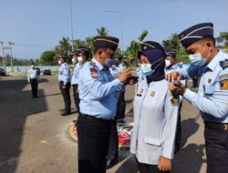 10 Pegawai Lapas Kelas IIA Cilegon Menerima Kenaikan Pangkat