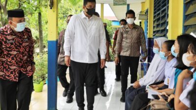 Bobby Nasution Tinjau Vaksinasi Pelajar SMP
