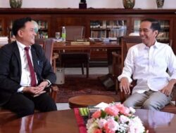 Saran Yusril Kepada Jokowi Terkait MK Perintahkan Revisi UU Cipta Kerja