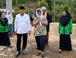 Irma Suryani Kunjungi Daerah Banjir Bandang di Lahat