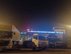 Kemacetan Akibat Estimasi Gate In di Pintu JICT